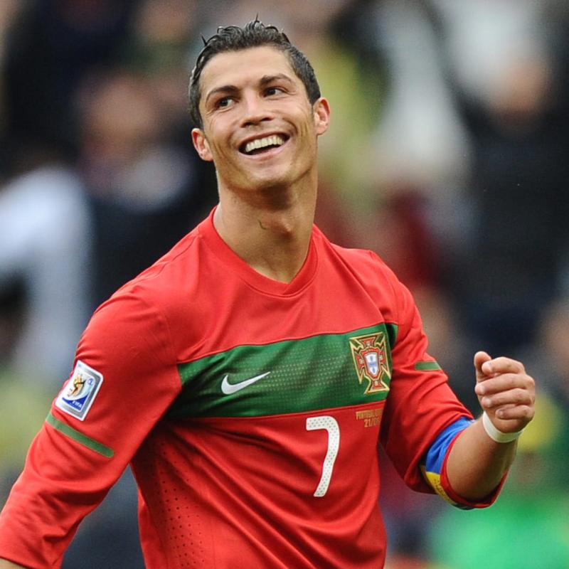 二次元女主播为过直播任务，全身涂油展示舞蹈，撩裙子自证是“裤子”！网友：还是初代主播坦然啊！