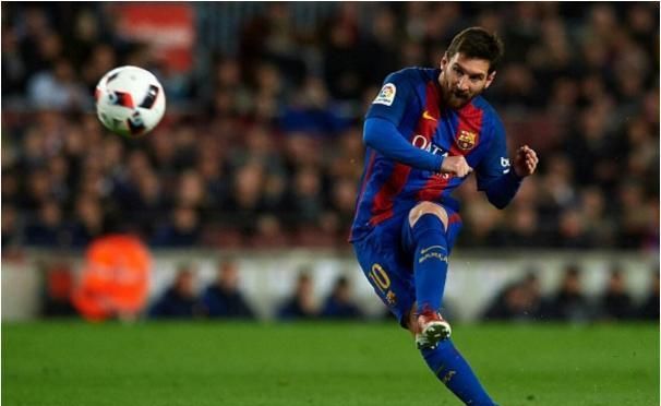 孙铭徽发动快速反击 塔克顺下飞身上篮