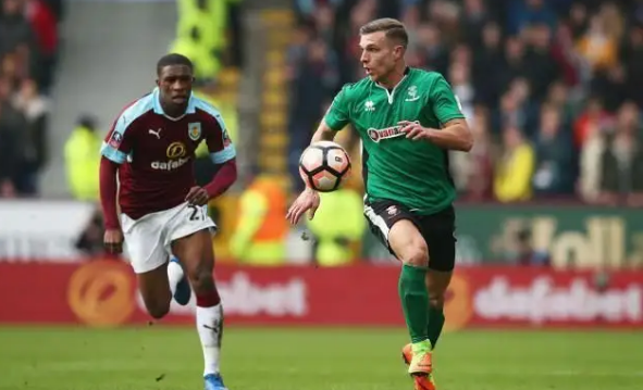 世体：坎塞洛转会推迟因新月要税务居住证明，需他们CEO签字