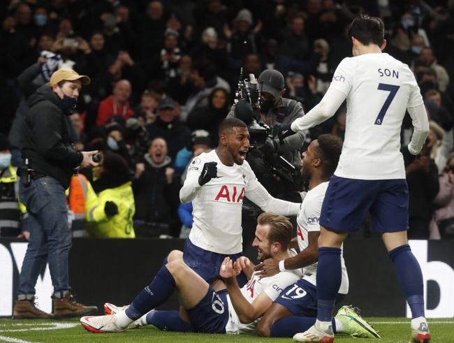 记者：费内巴切预计今天敲定贡多齐交易，转会总价2700万欧